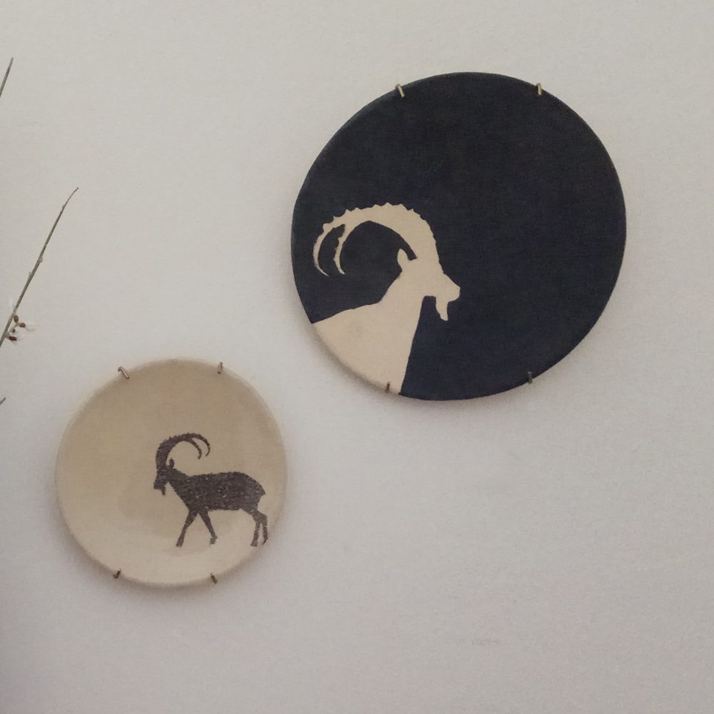 צלחות לתליה