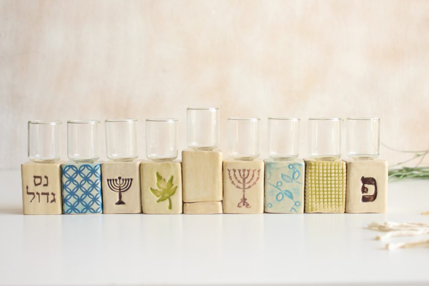 חנוכית קרמיקה קולאז' אתני בעבודת יד