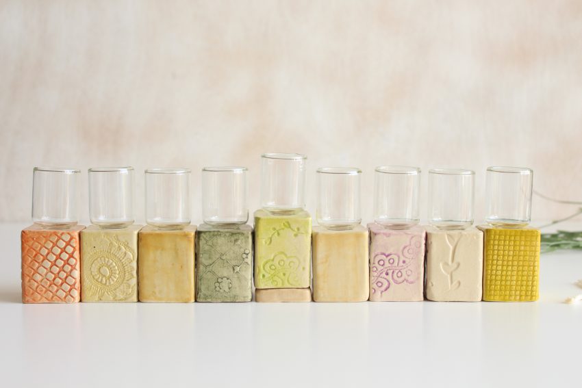 חנוכית קרמיקה עבודת יד קולאז' צבעוני