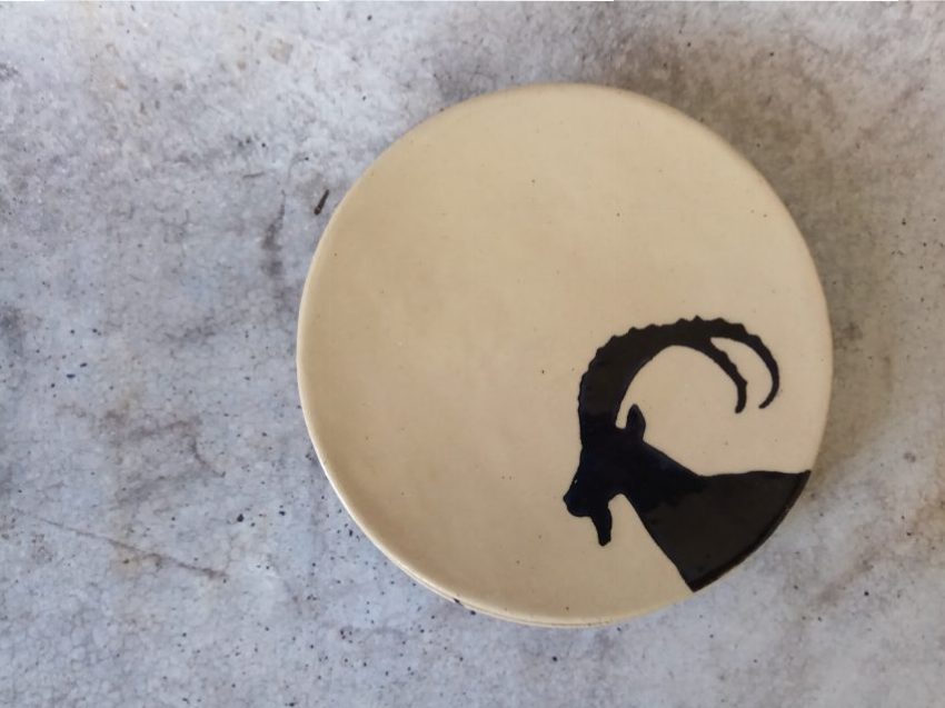 צלחת אבנון ראש יעל 11 ס"מ, 15 ס"מ